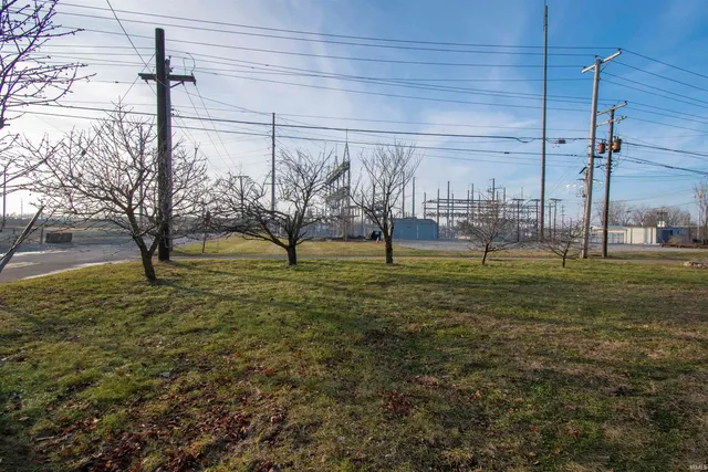 $204,900 | 814 South Main Street, Kendallville, IN 46755