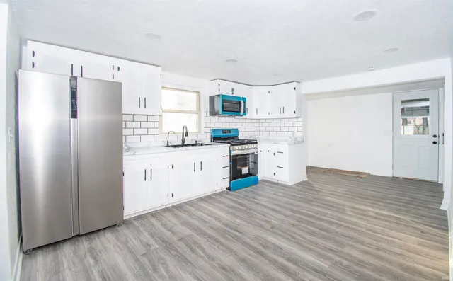 $204,900 | 814 South Main Street, Kendallville, IN 46755