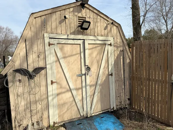 $190,000 | 106 EMS B6 Lane, Leesburg, IN 46538