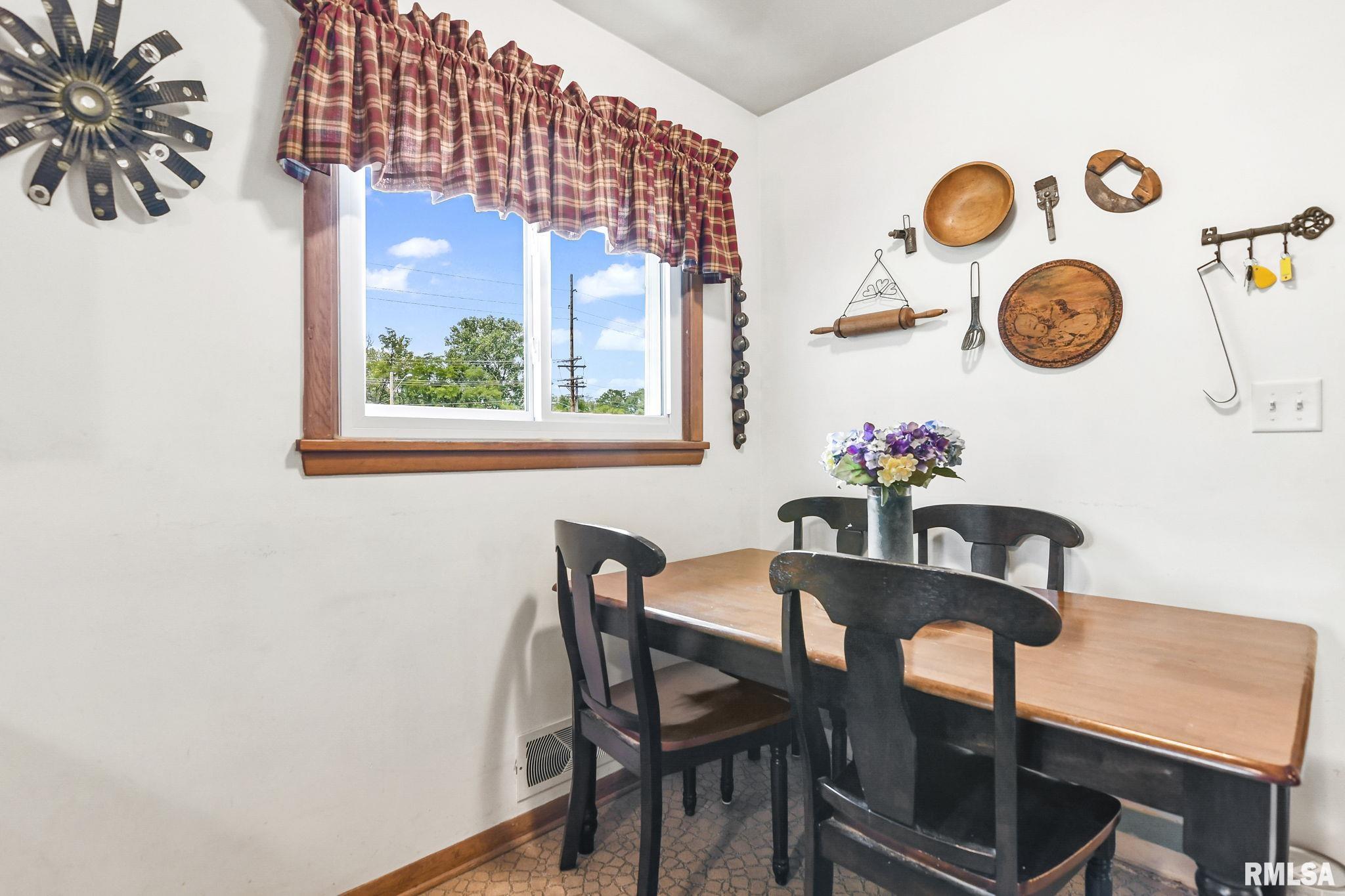 1828 Reed Avenue Springfield, IL 62704 - Photo 13 of 30 Gallery Image 13