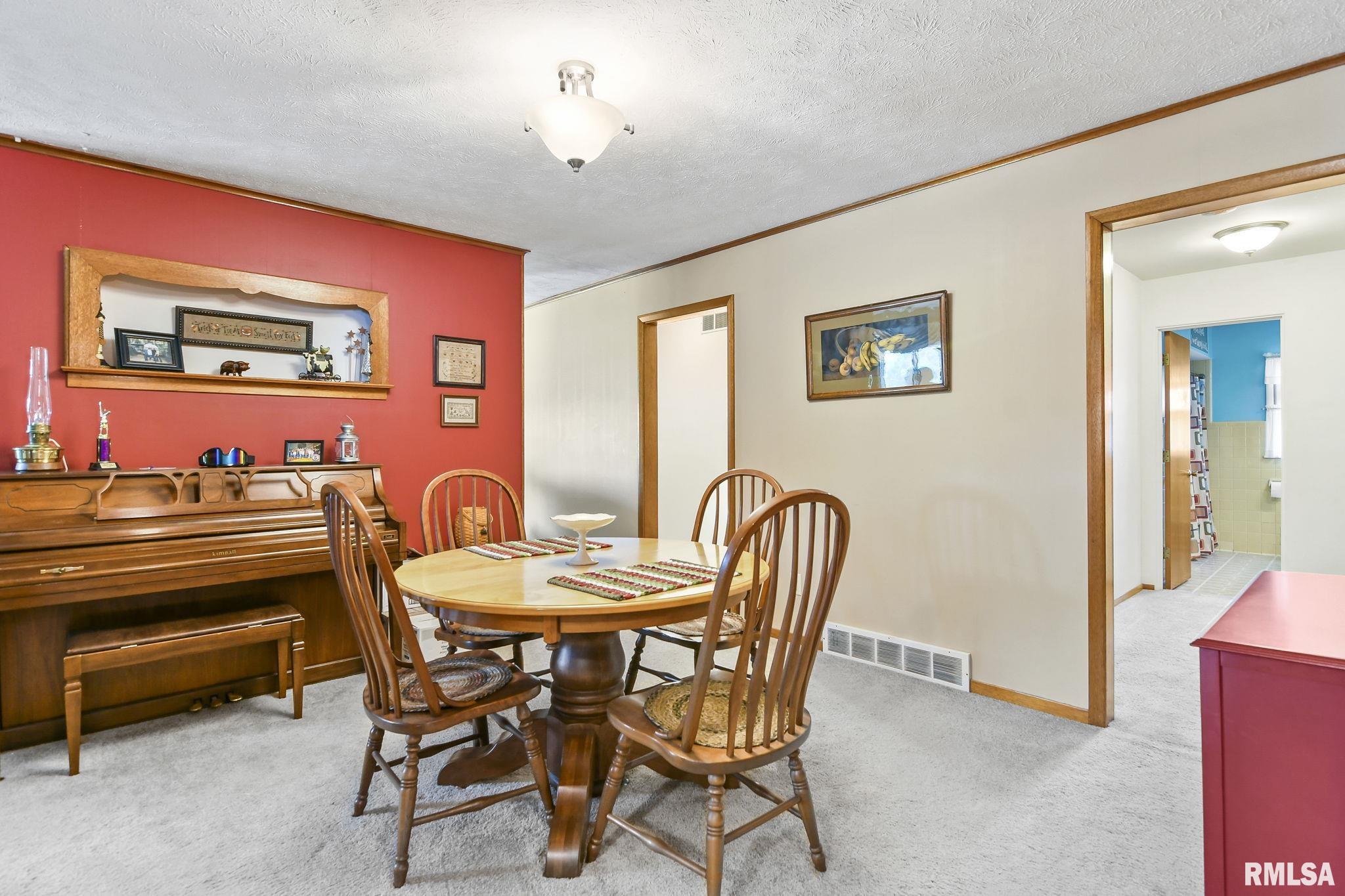 1828 Reed Avenue Springfield, IL 62704 - Photo 9 of 30 Gallery Image 9