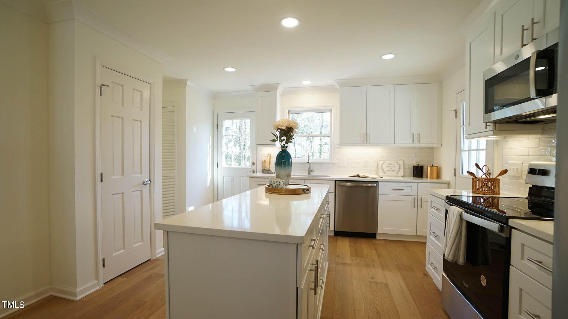 7420 Deer Track Drive Raleigh, NC 27613 - Photo 5 of 59 Kitchen