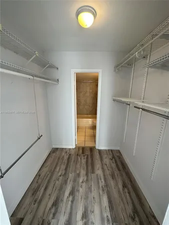 $2,900 | 200 Southeast 15th Road, Unit 15H, Miami, FL 33129