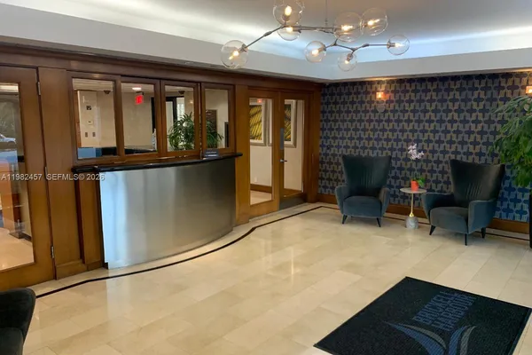 $2,900 | 200 Southeast 15th Road, Unit 15H, Miami, FL 33129