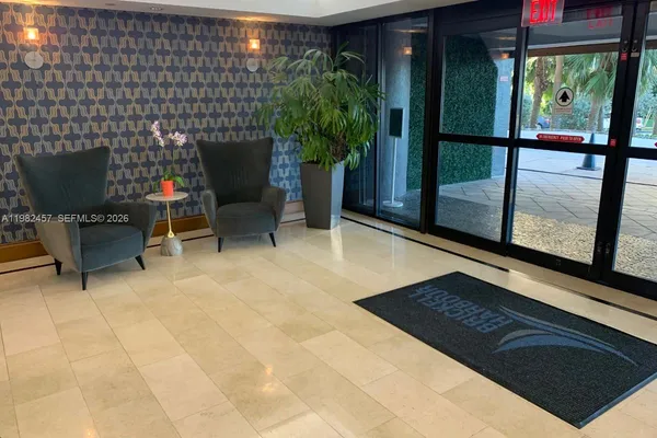 $2,900 | 200 Southeast 15th Road, Unit 15H, Miami, FL 33129