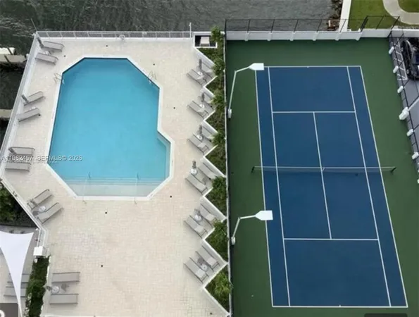 $2,900 | 200 Southeast 15th Road, Unit 15H, Miami, FL 33129