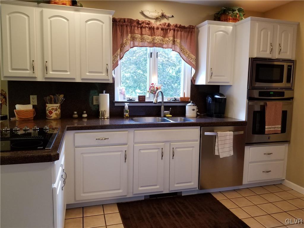 795 Texas Road Easton, PA 18042 - Photo 3 of 18