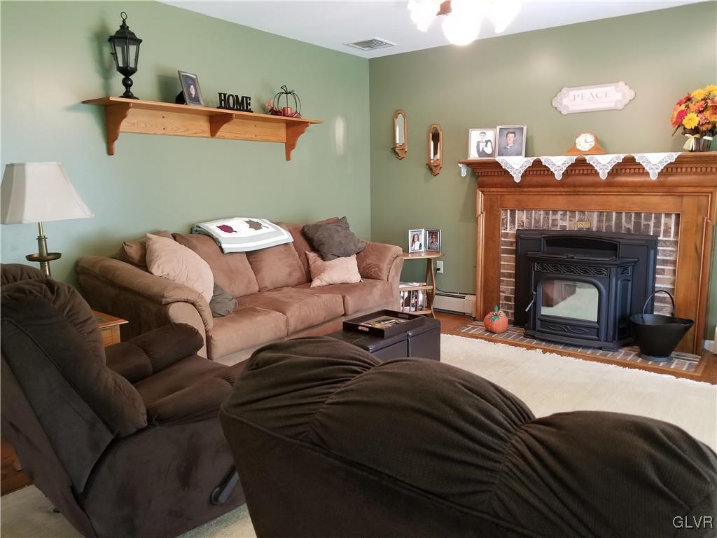 795 Texas Road Easton, PA 18042 - Photo 4 of 18
