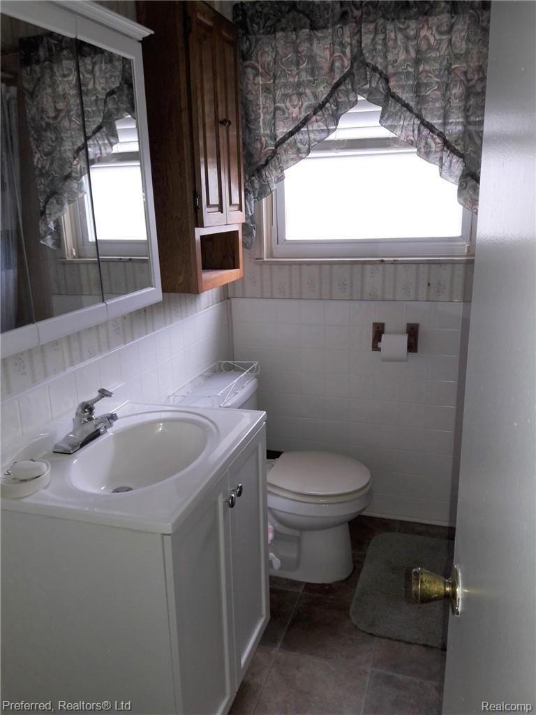 737 Harrison Street Inkster, MI 48141 - Photo 24 of 31 20190410_101045_resized.jpg