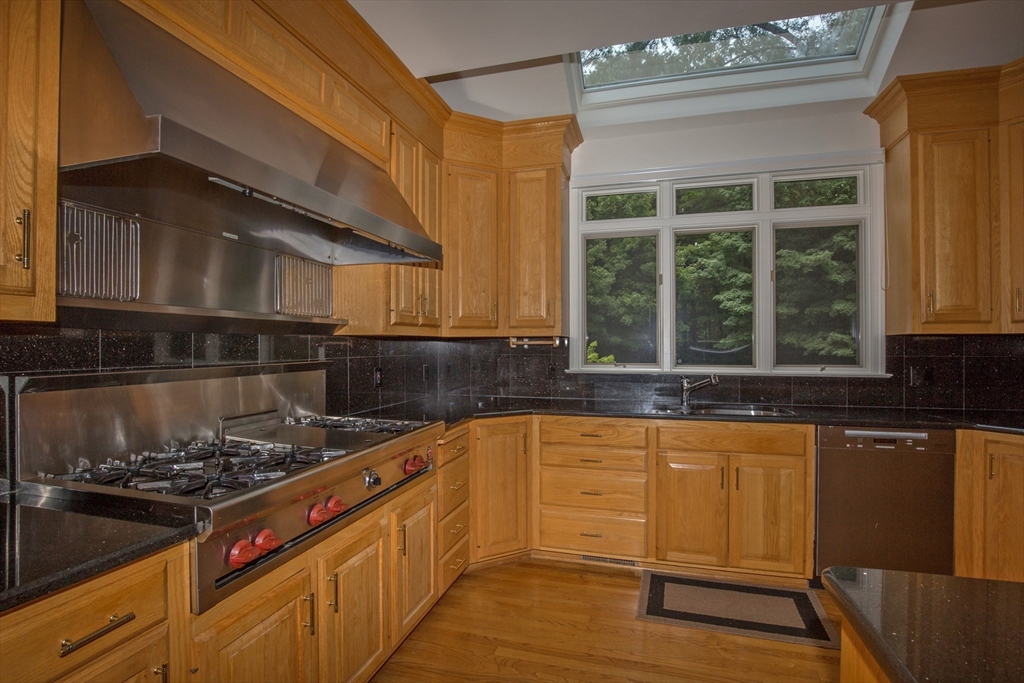 127 Ashford Road Longmeadow, MA 01106 - Photo 11 of 42 Gallery Image 11