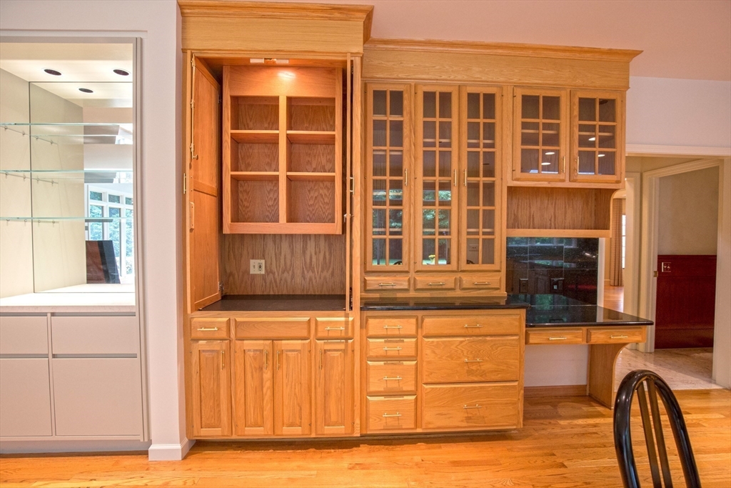 127 Ashford Road Longmeadow, MA 01106 - Photo 12 of 42 Gallery Image 12