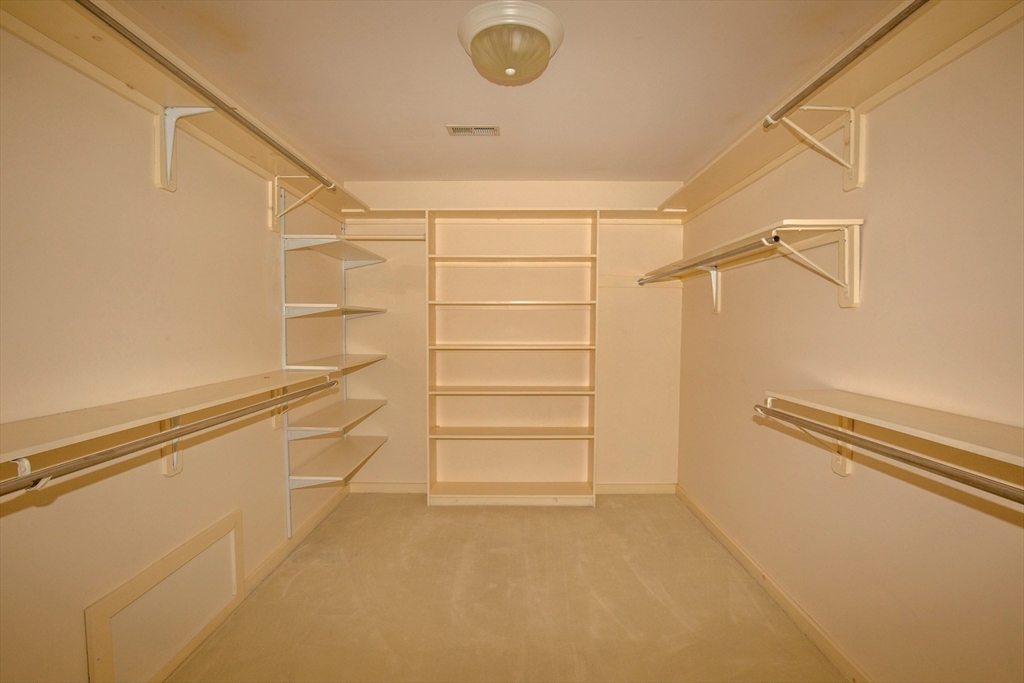 127 Ashford Road Longmeadow, MA 01106 - Photo 18 of 42 Gallery Image 18