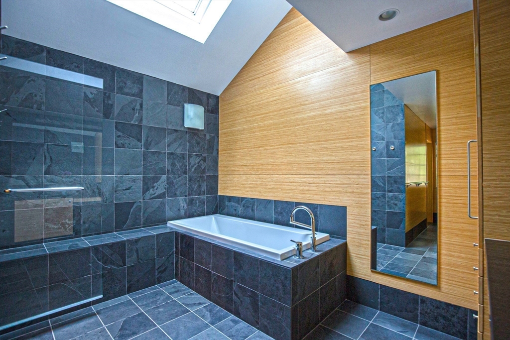 127 Ashford Road Longmeadow, MA 01106 - Photo 20 of 42 Gallery Image 20