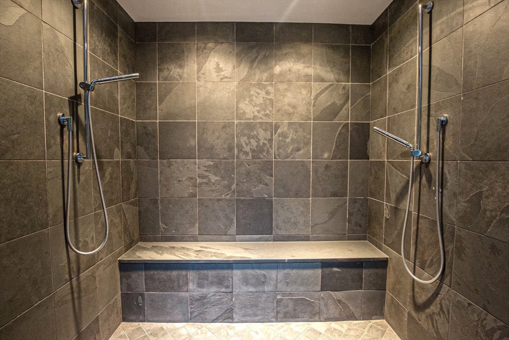 127 Ashford Road Longmeadow, MA 01106 - Photo 21 of 42 Gallery Image 21