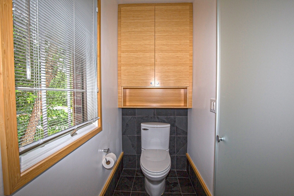 127 Ashford Road Longmeadow, MA 01106 - Photo 23 of 42 Gallery Image 23