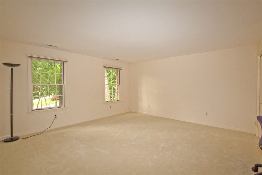 127 Ashford Road Longmeadow, MA 01106 - Photo 24 of 42 Gallery Image 24