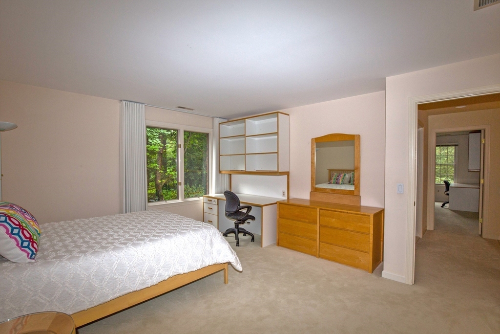 127 Ashford Road Longmeadow, MA 01106 - Photo 27 of 42 Gallery Image 27
