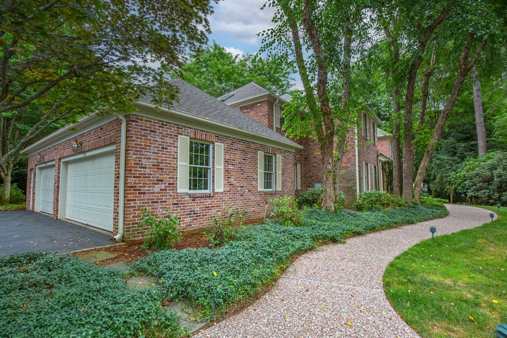 127 Ashford Road Longmeadow, MA 01106 - Photo 3 of 42 Gallery Image 3
