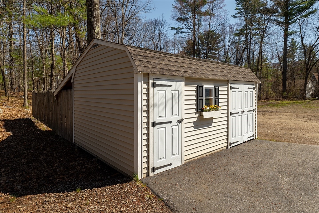 91 Scribner Road Tyngsboro, MA 01879 - Photo 11 of 42 Gallery Image 11