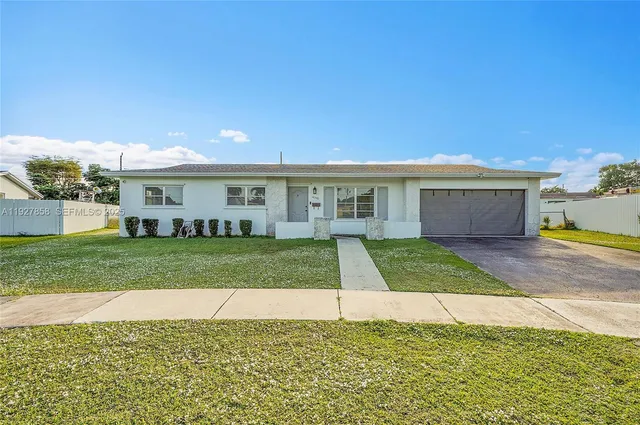 $575,000 | 10340 Southwest 157th Street, Miami, FL 33157