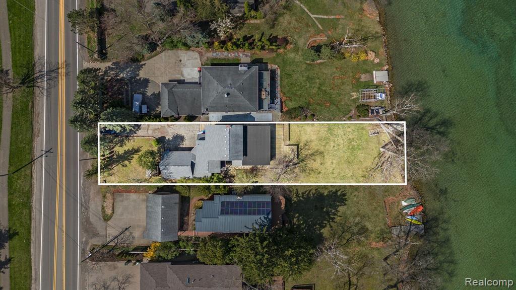 6320 Commerce Road West Bloomfield, MI 48324 - Photo 3 of 18