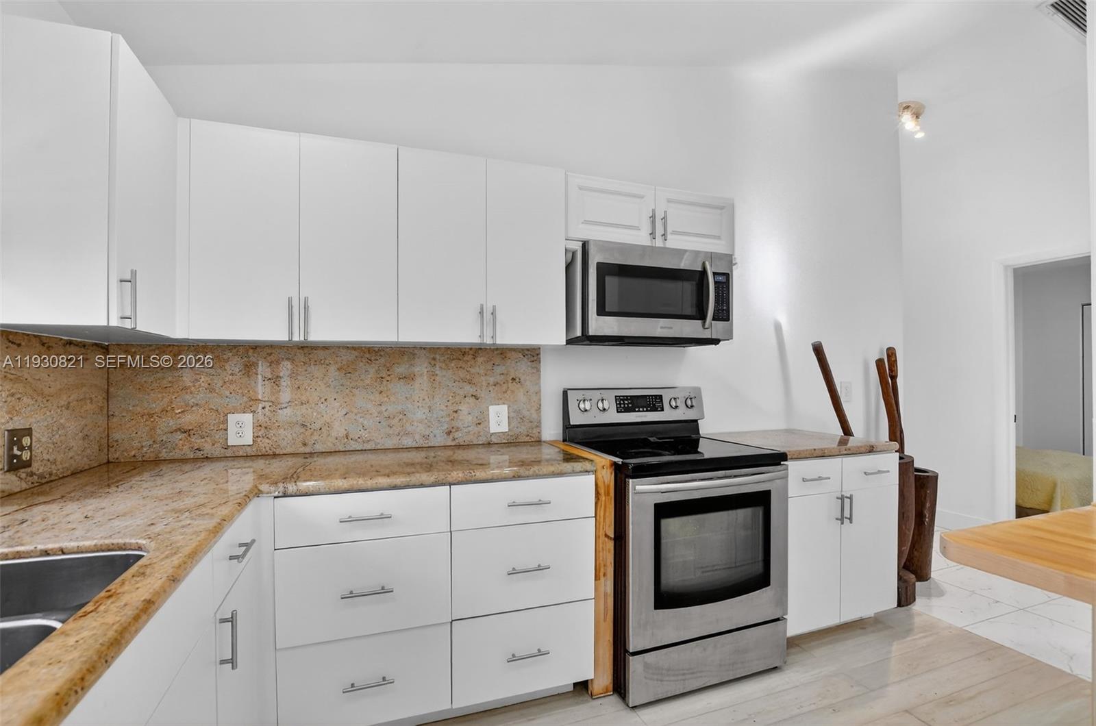 8091 Nadmar Avenue Boca Raton, FL 33434 - Photo 8 of 37 Gallery Image 8