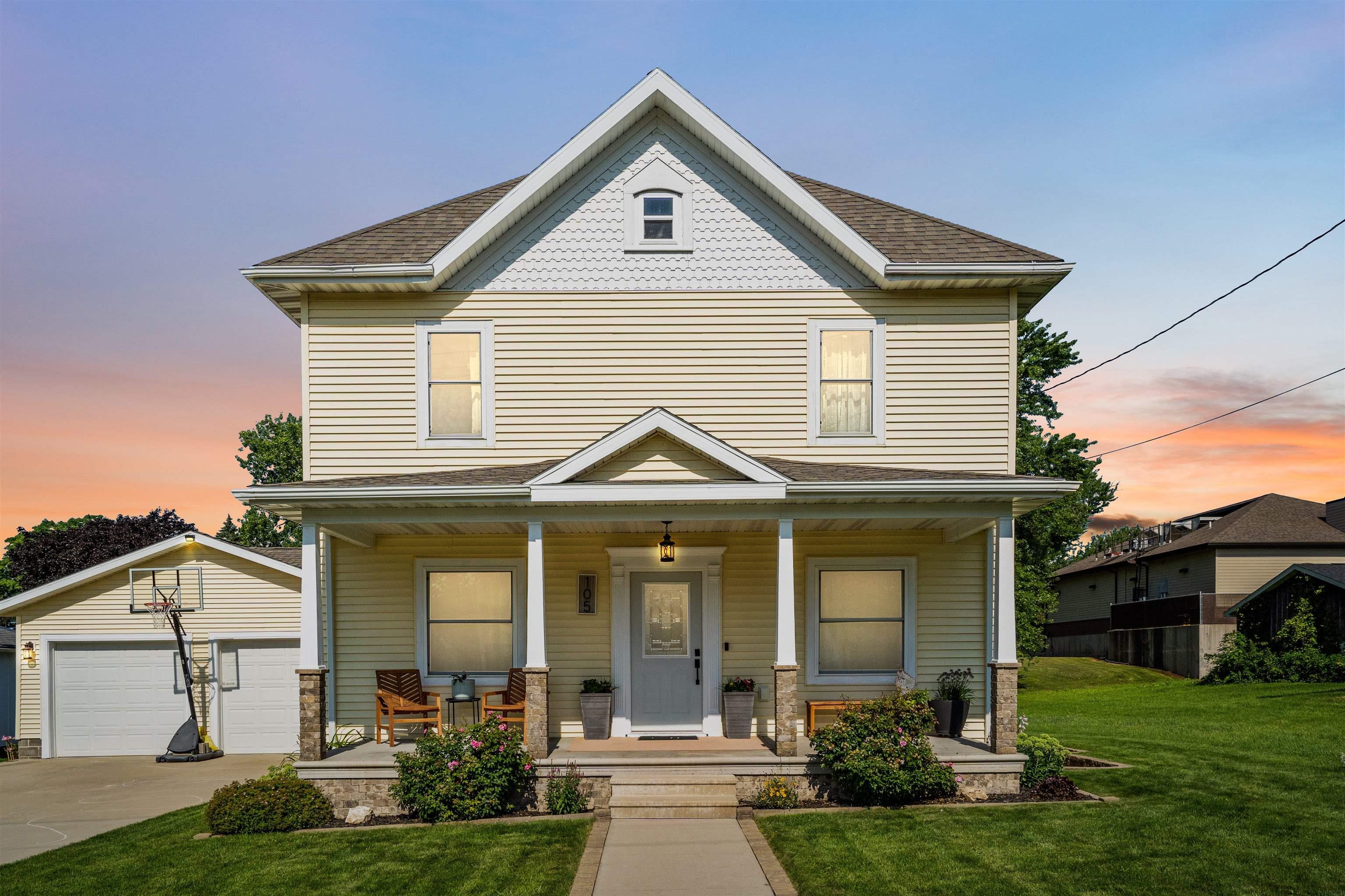 105 Locust Street Strawberry Point, IA 52076 - Photo 2 of 30 Gallery Image 2