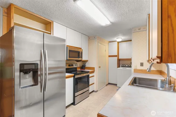 $330,000 | 3300 Carpenter Road Southeast, Unit 18, Lacey, WA 98503