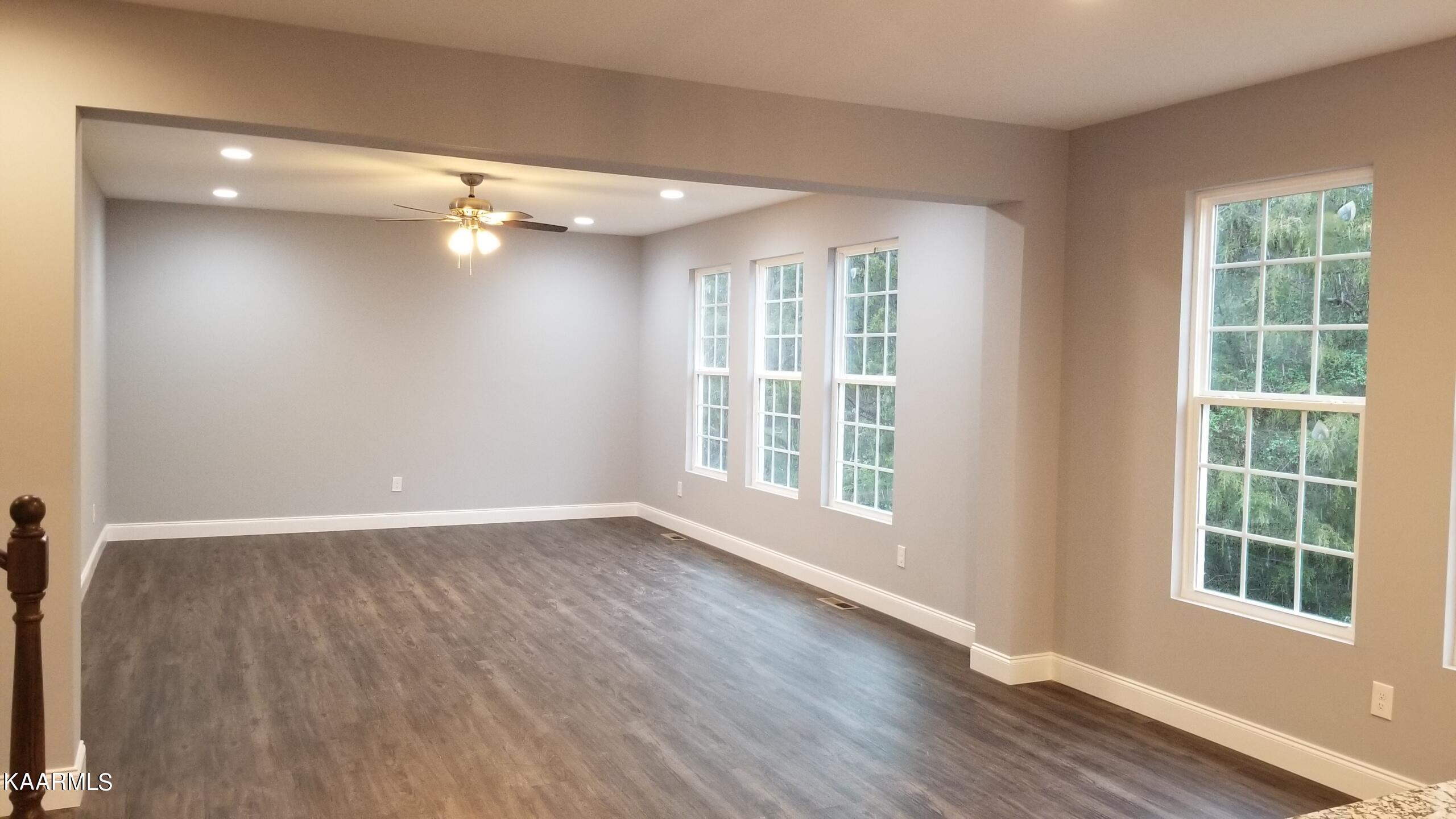 5324 Golden Eagle Lane Corryton, TN 37721 - Photo 2 of 17 20220116_152601