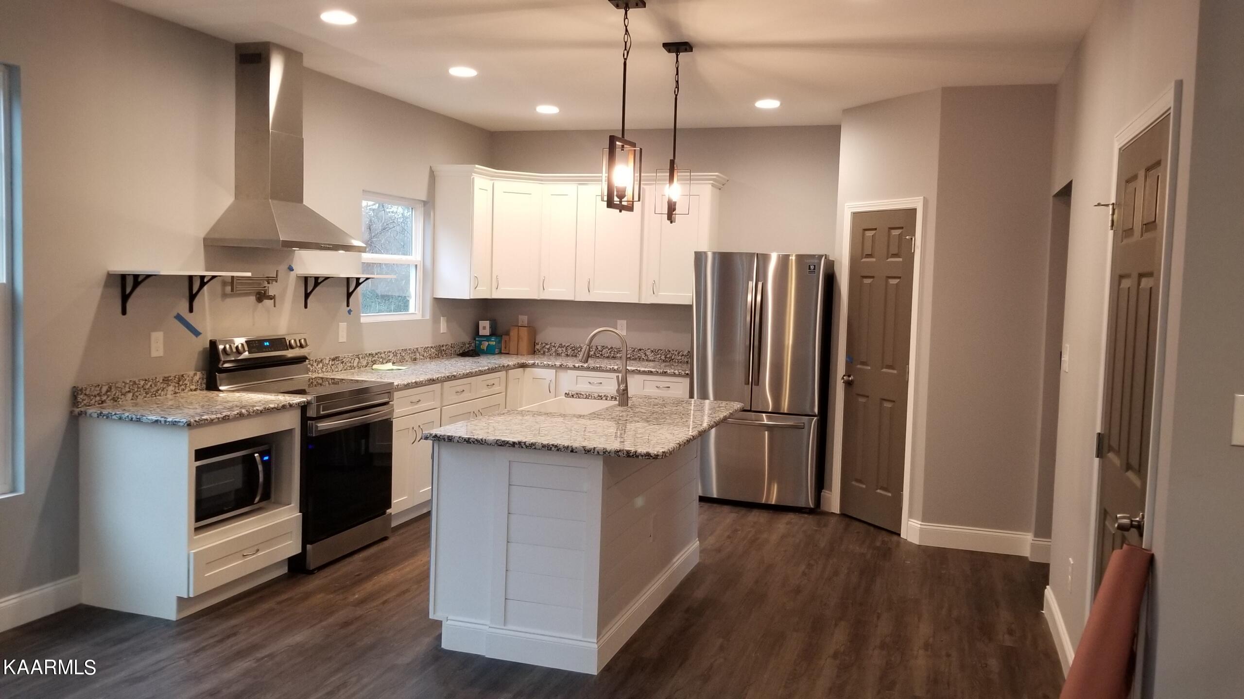 5324 Golden Eagle Lane Corryton, TN 37721 - Photo 5 of 17 20220116_152511