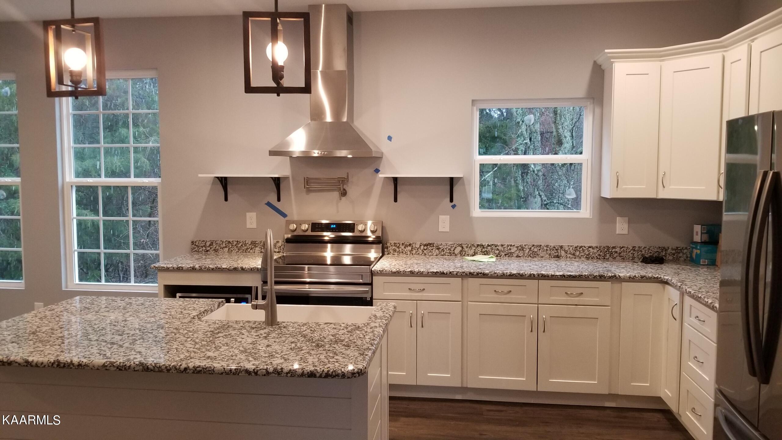 5324 Golden Eagle Lane Corryton, TN 37721 - Photo 9 of 17 20220116_152947