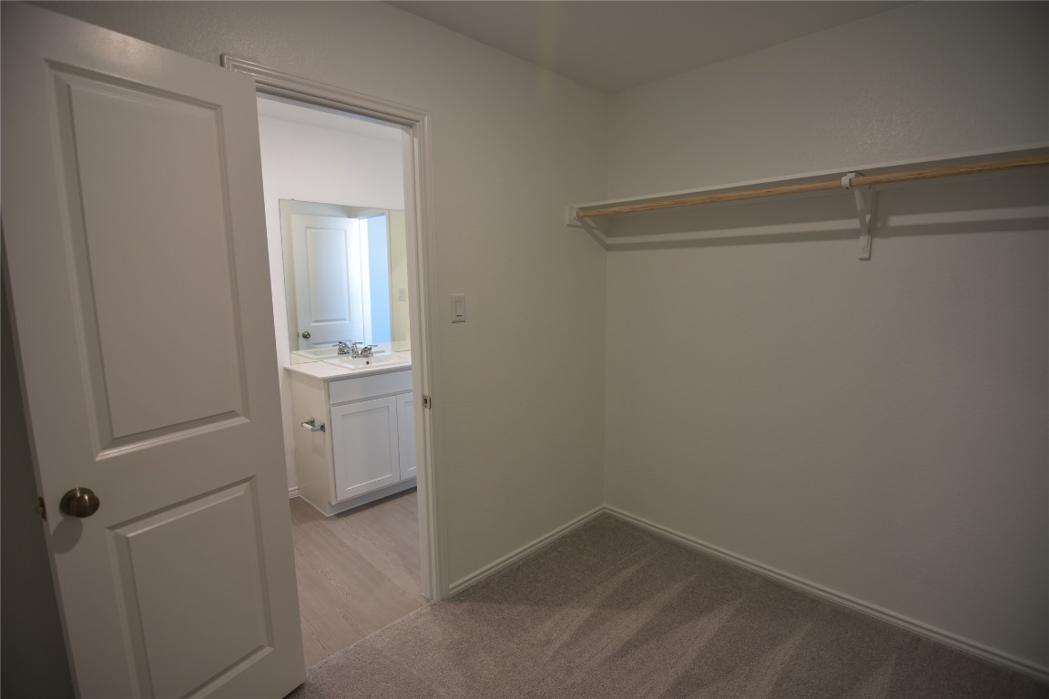 373 Keefer Kyle, TX 78640 - Photo 32 of 39 a room that has a window in it