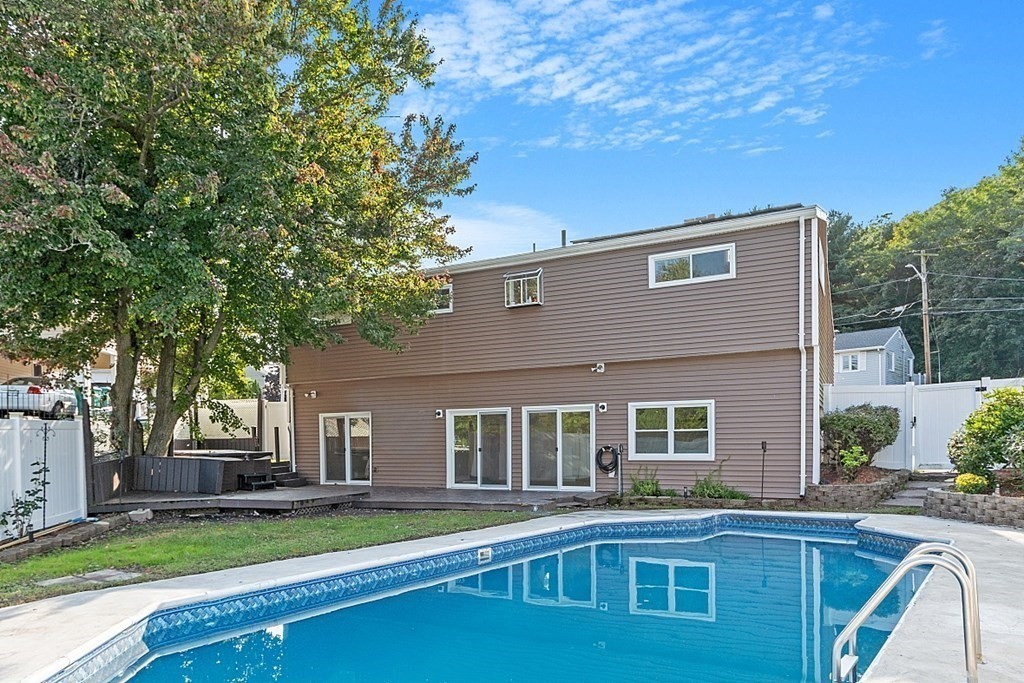 107 Edgemere Road Lynn, MA 01904 - Photo 16 of 42 Gallery Image 16