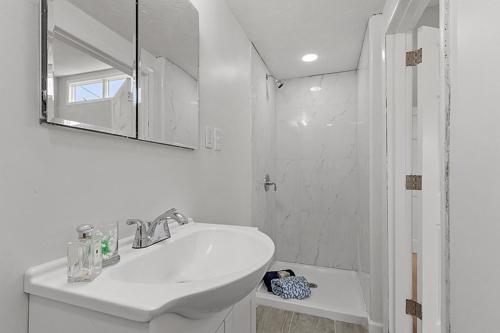 107 Edgemere Road Lynn, MA 01904 - Photo 31 of 42 Gallery Image 31
