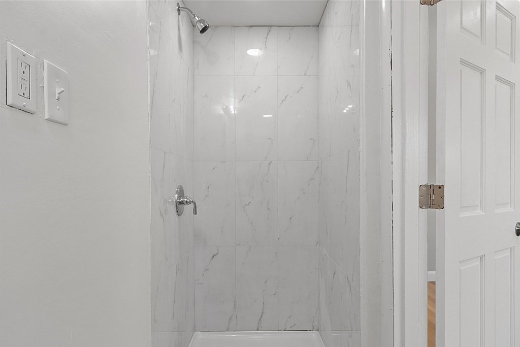 107 Edgemere Road Lynn, MA 01904 - Photo 32 of 42 Gallery Image 32