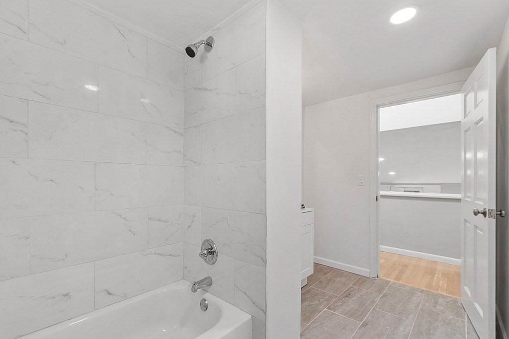 107 Edgemere Road Lynn, MA 01904 - Photo 34 of 42 Gallery Image 34