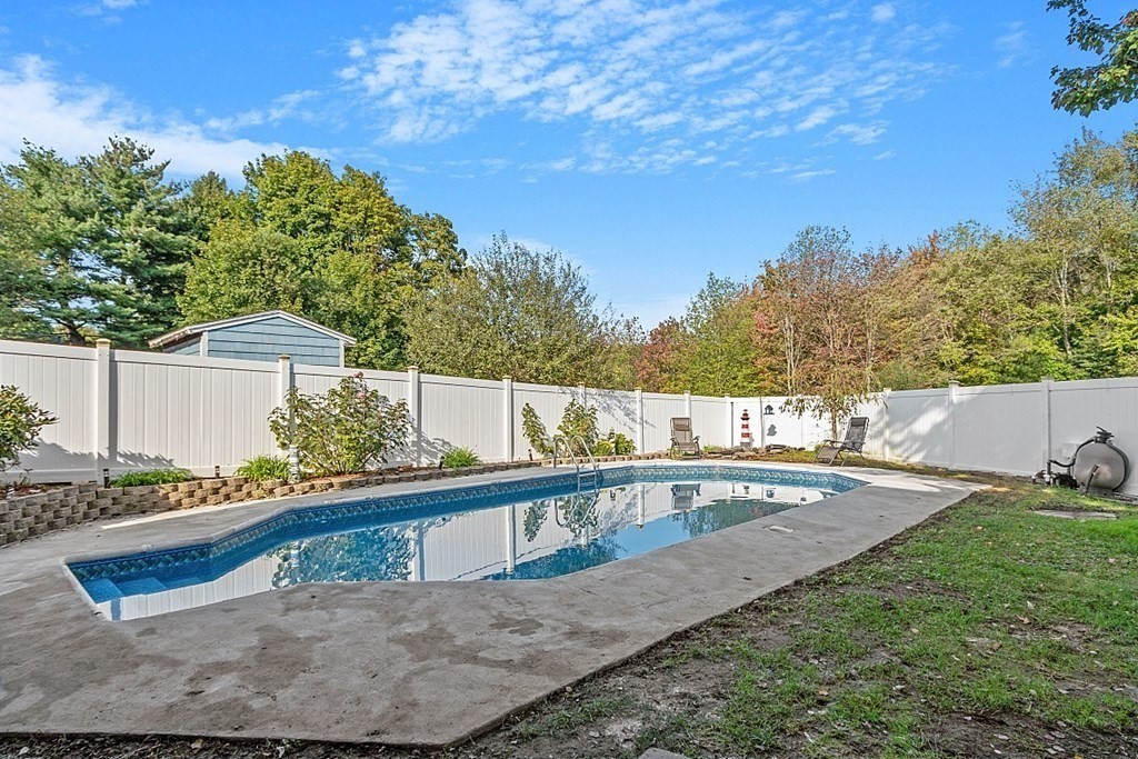 107 Edgemere Road Lynn, MA 01904 - Photo 37 of 42 Gallery Image 37