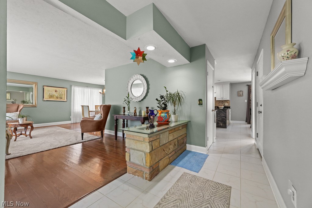 7159 Rustic Ovl Independence, OH 44131 - Photo 5 of 50