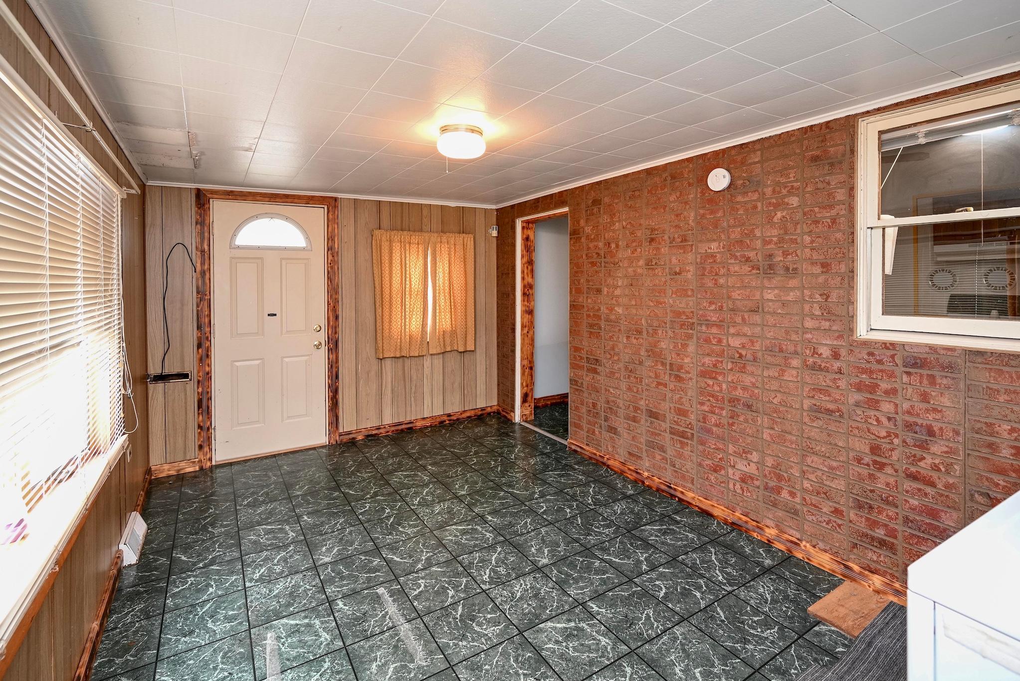 528 Chatfield Street Winona, MN 55987 - Photo 2 of 20