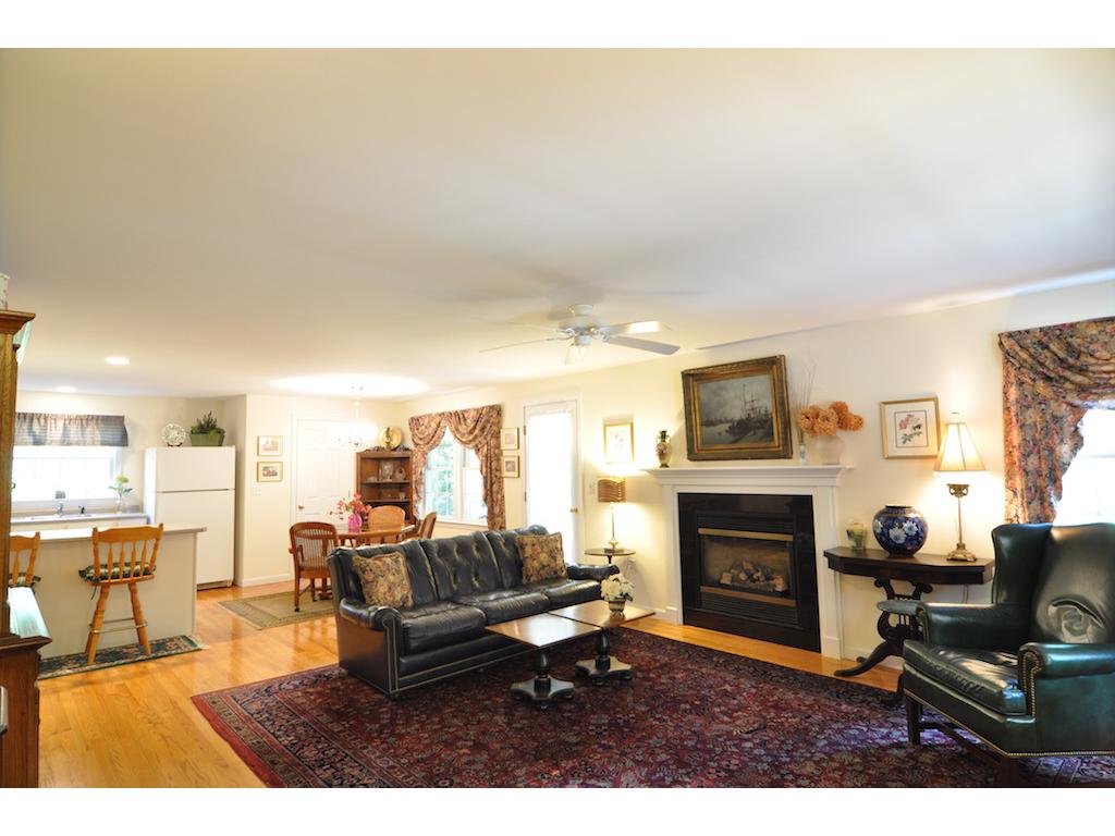 243 Dearborn Road Greenland, NH 03840 - Photo 3 of 18 Gallery Image 3