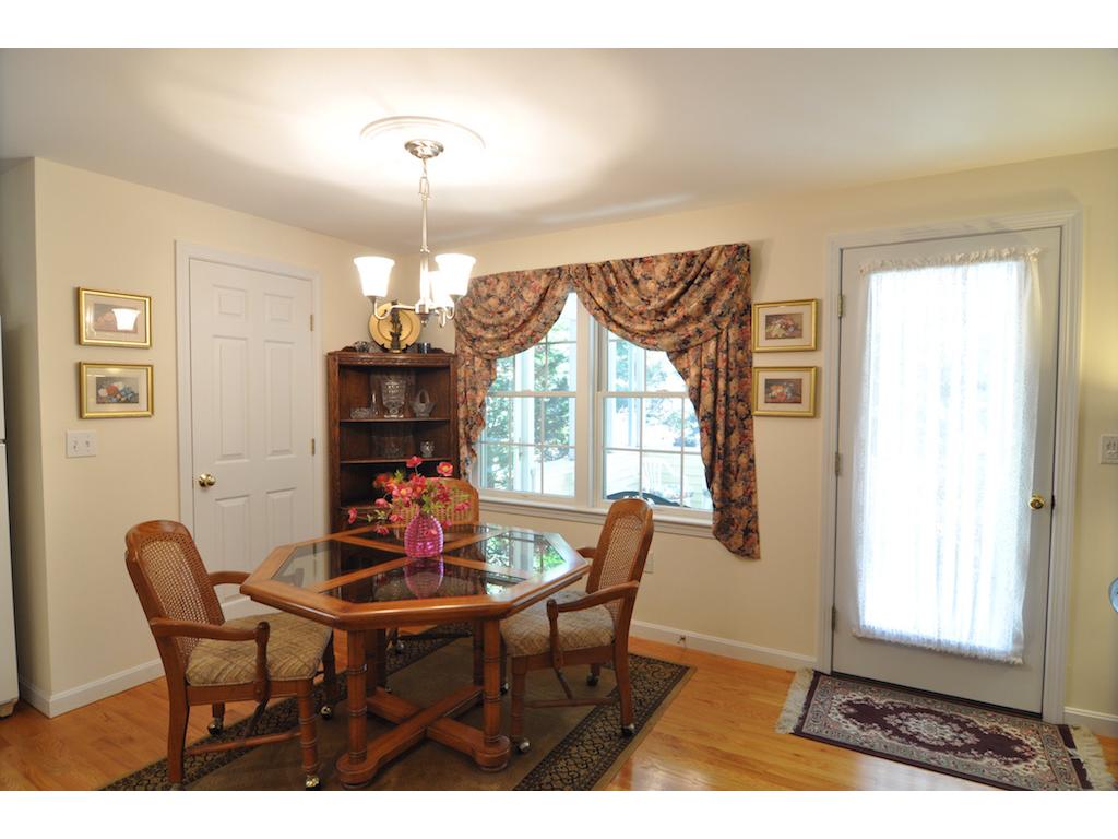 243 Dearborn Road Greenland, NH 03840 - Photo 5 of 18 Gallery Image 5
