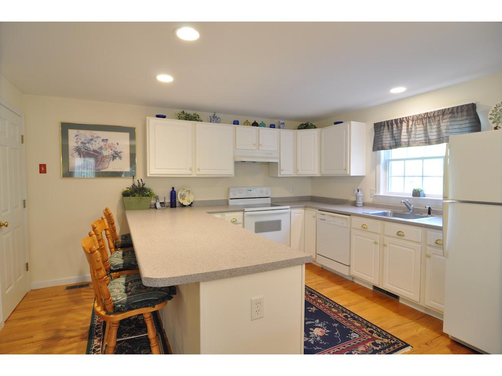 243 Dearborn Road Greenland, NH 03840 - Photo 7 of 18 Gallery Image 7