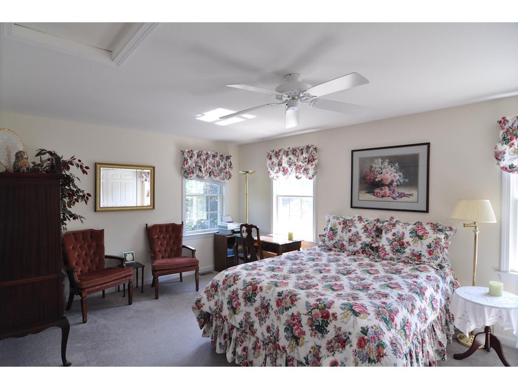 243 Dearborn Road Greenland, NH 03840 - Photo 10 of 18 Gallery Image 10