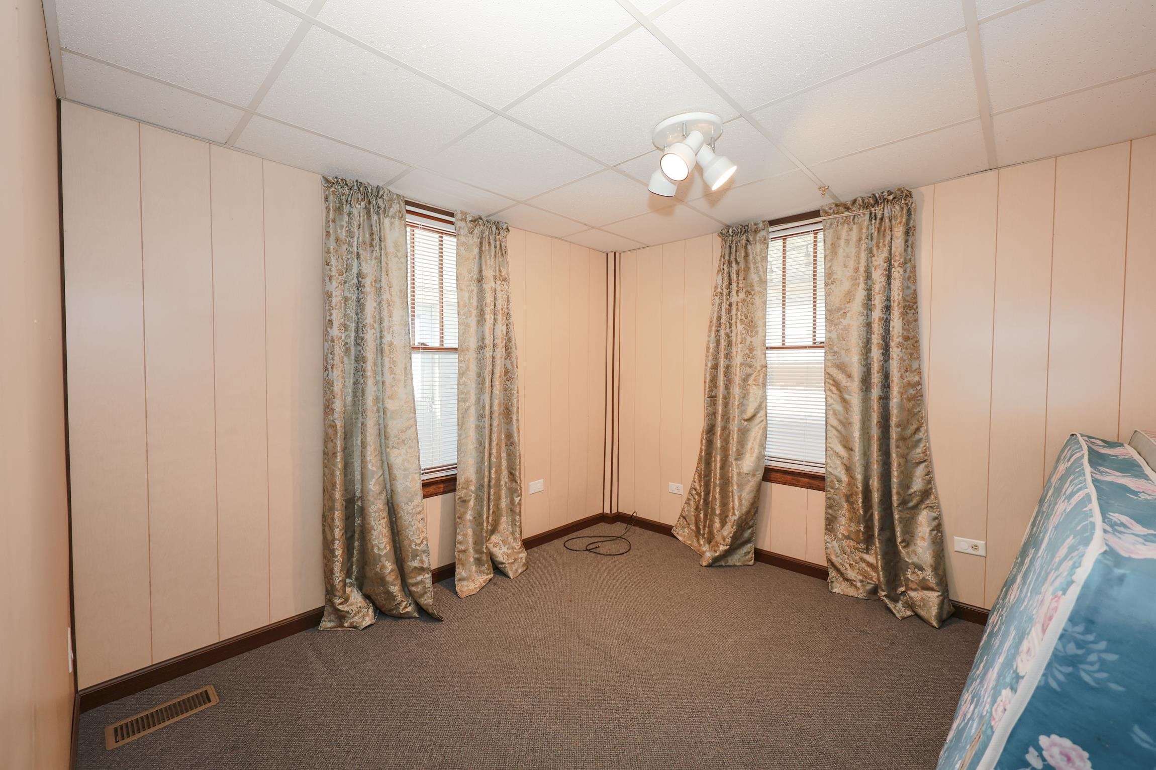 169 Bow Street Manchester, NH 03103 - Photo 16 of 44