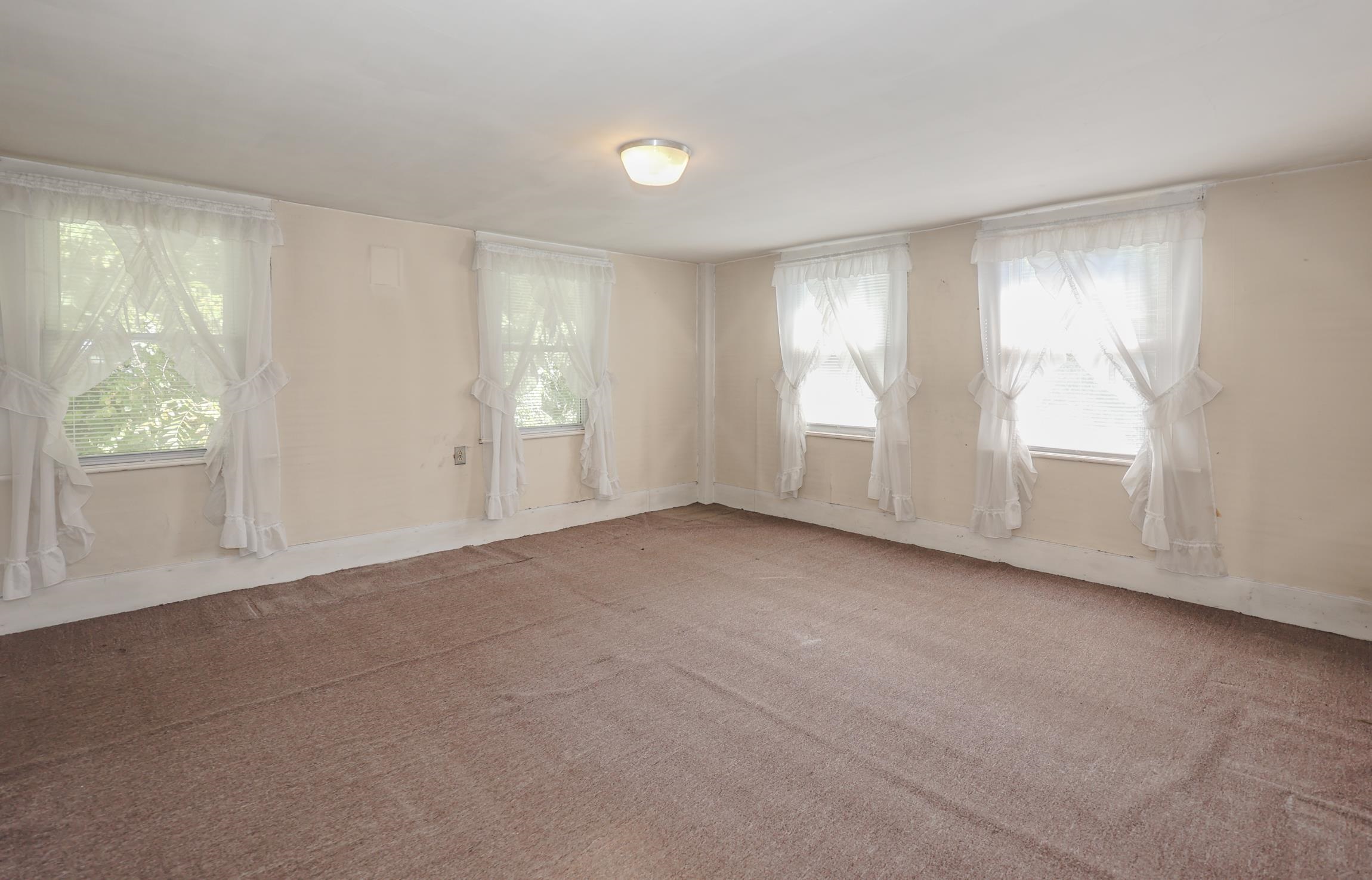 169 Bow Street Manchester, NH 03103 - Photo 27 of 44