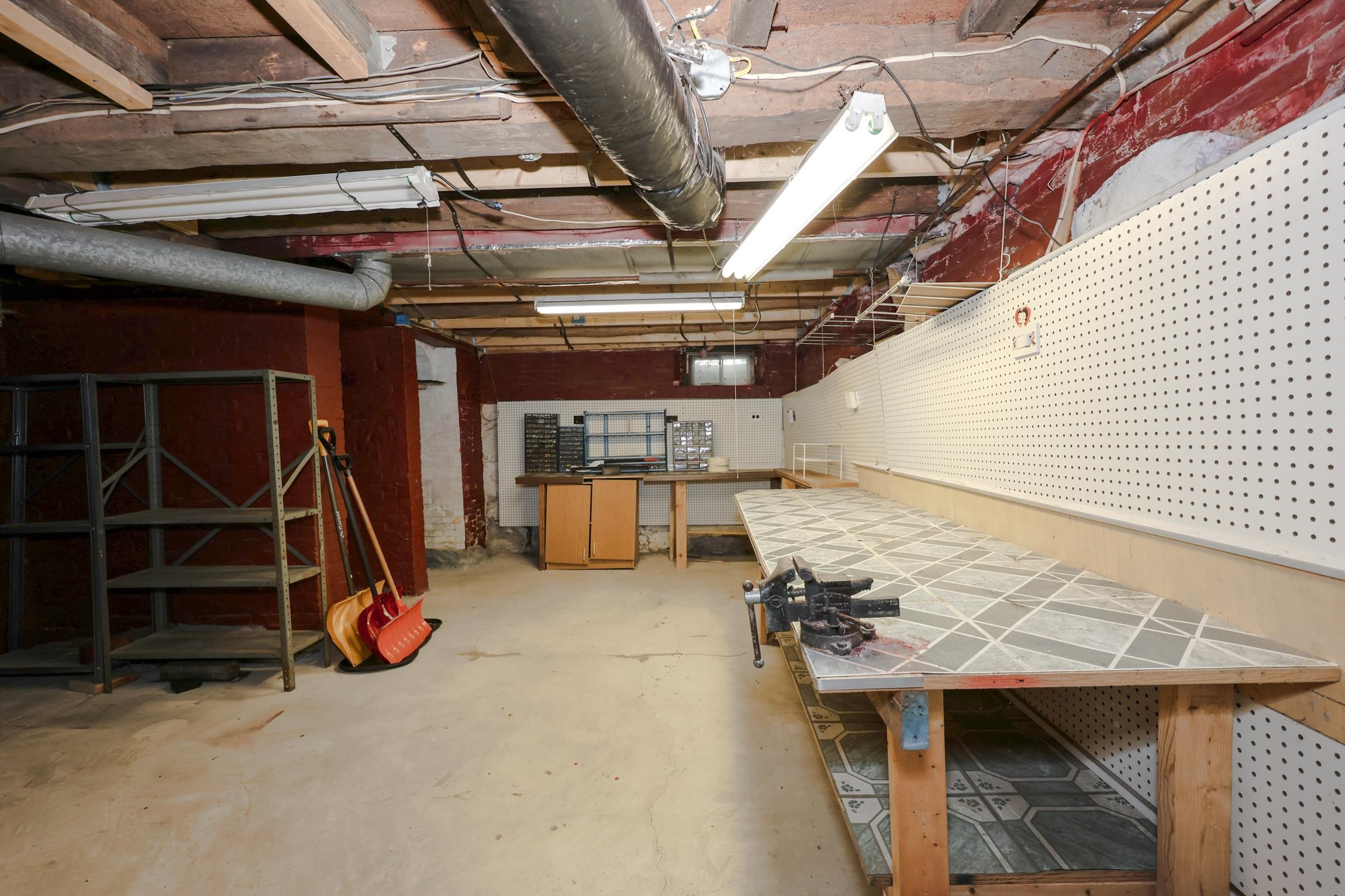 169 Bow Street Manchester, NH 03103 - Photo 3 of 44