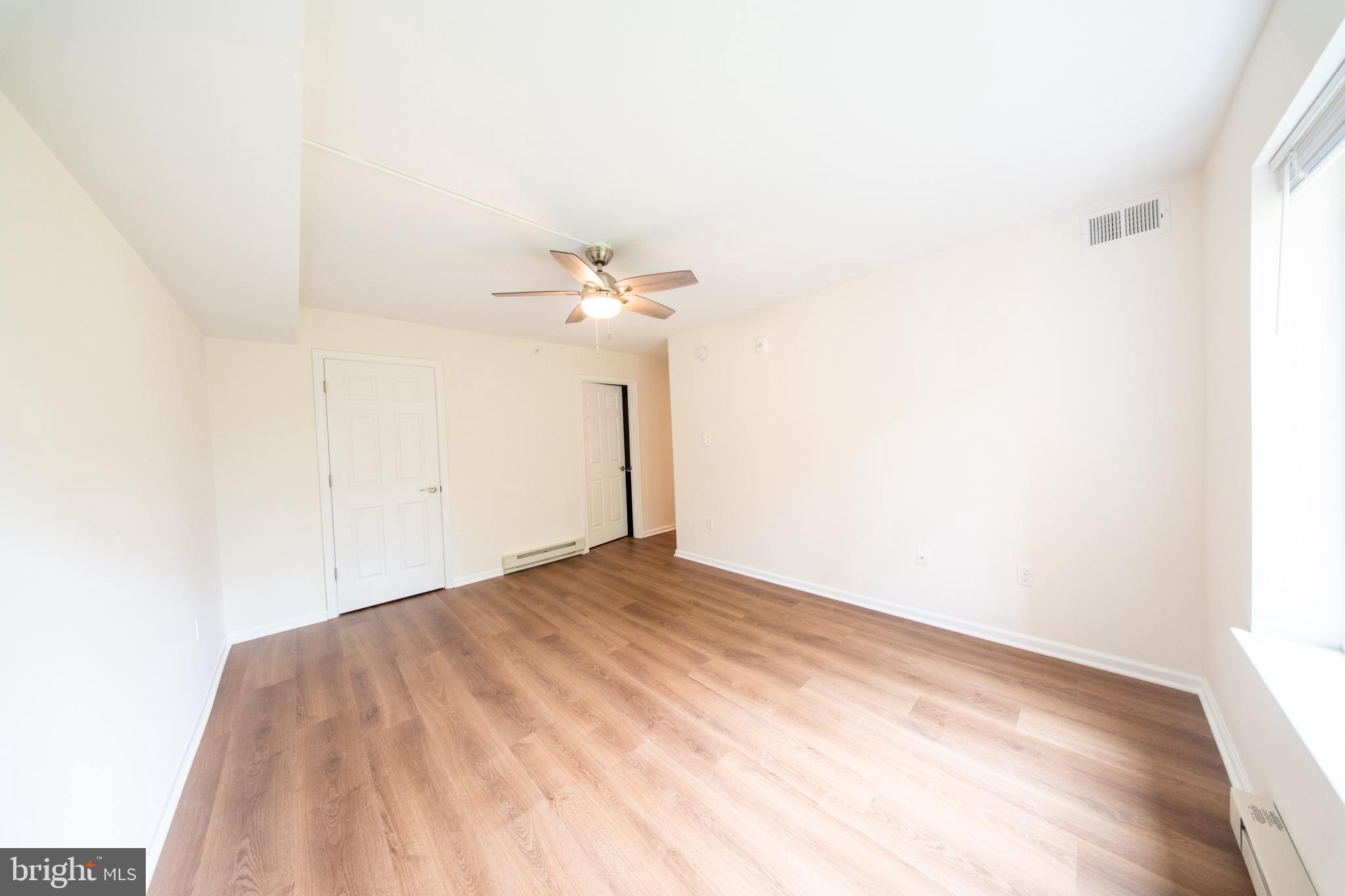 15210 Elkridge Way, Unit 912J Silver Spring, MD 20906 - Photo 26 of 35 Large Primary bedroom