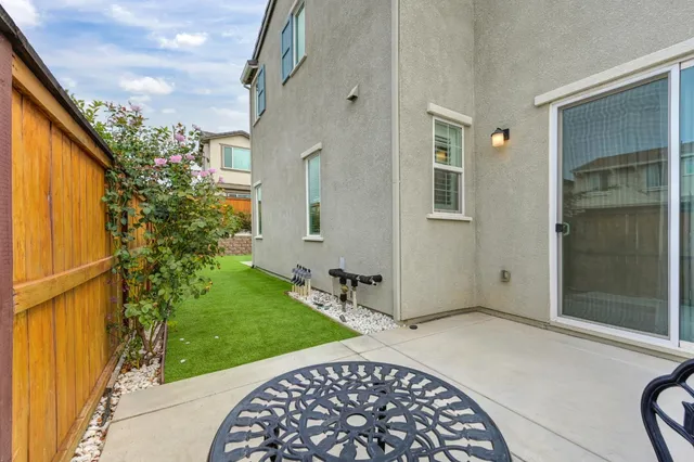 a view of a front door and a window