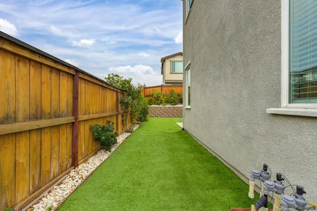 a view of an outdoor space