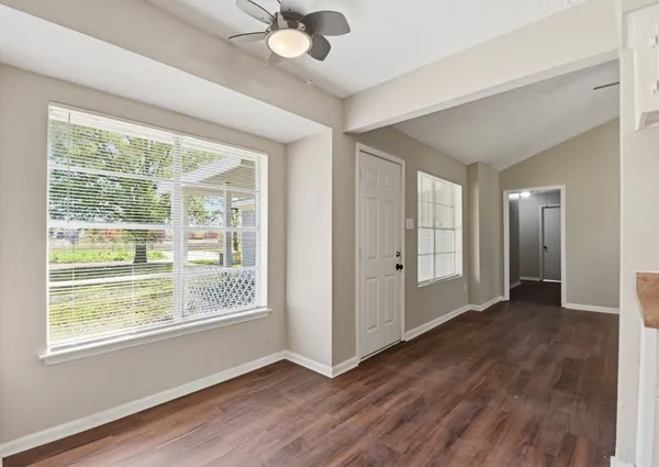 $1,700 | 3120 Royal Street, Baytown, TX 77521